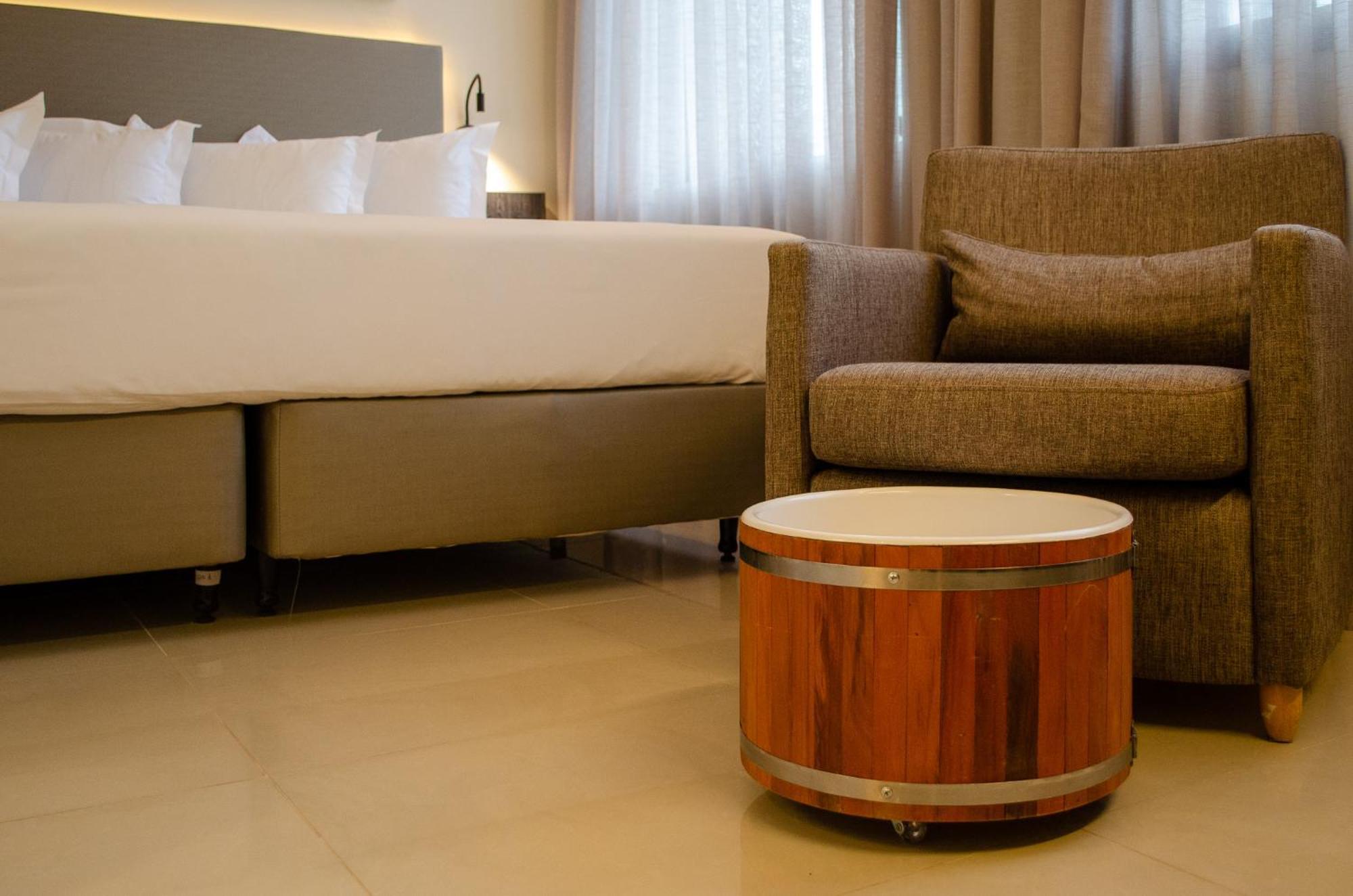 Royal Boutique Savassi Hotel Μπέλο Οριζόντε Εξωτερικό φωτογραφία A barrel table